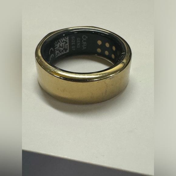 Oura Ring Gen 3 Heritage Gold with box and charger! 🔌 - Picture 10 of 13
